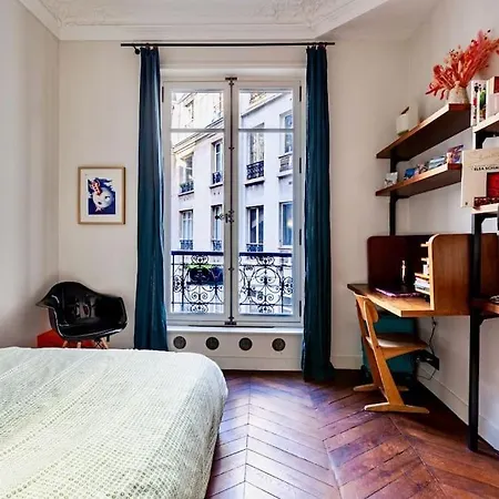 Lux Art Deco, Voltaire Apartment